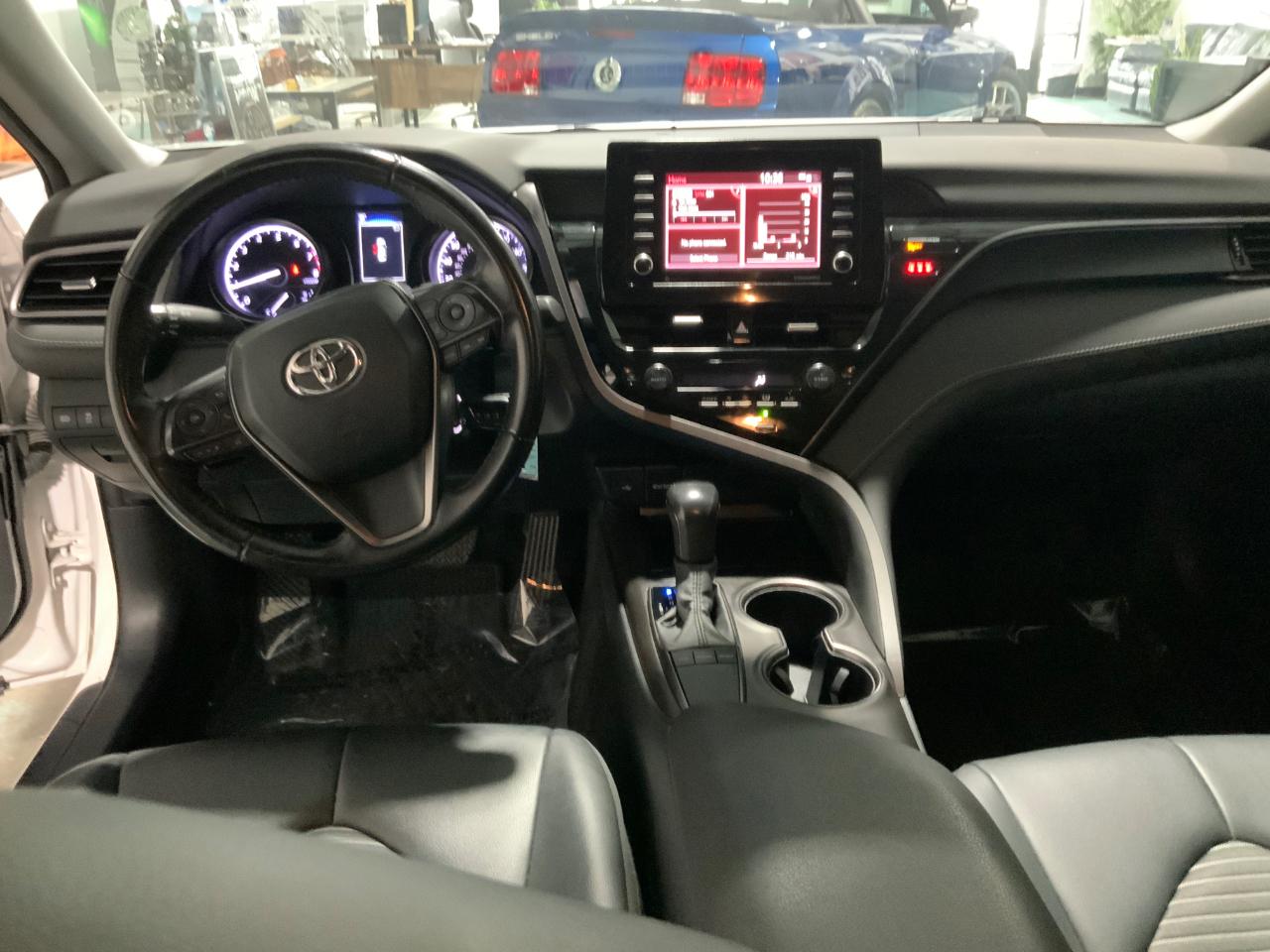 Toyota Camry SE Auto (Natl) 2022