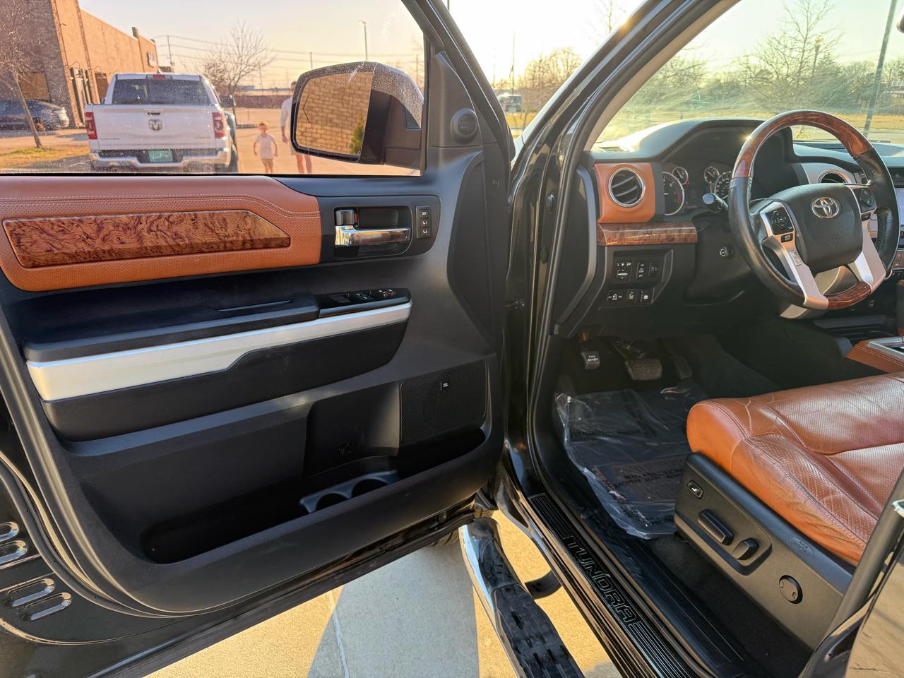 Toyota Tundra 2WD Truck  2015