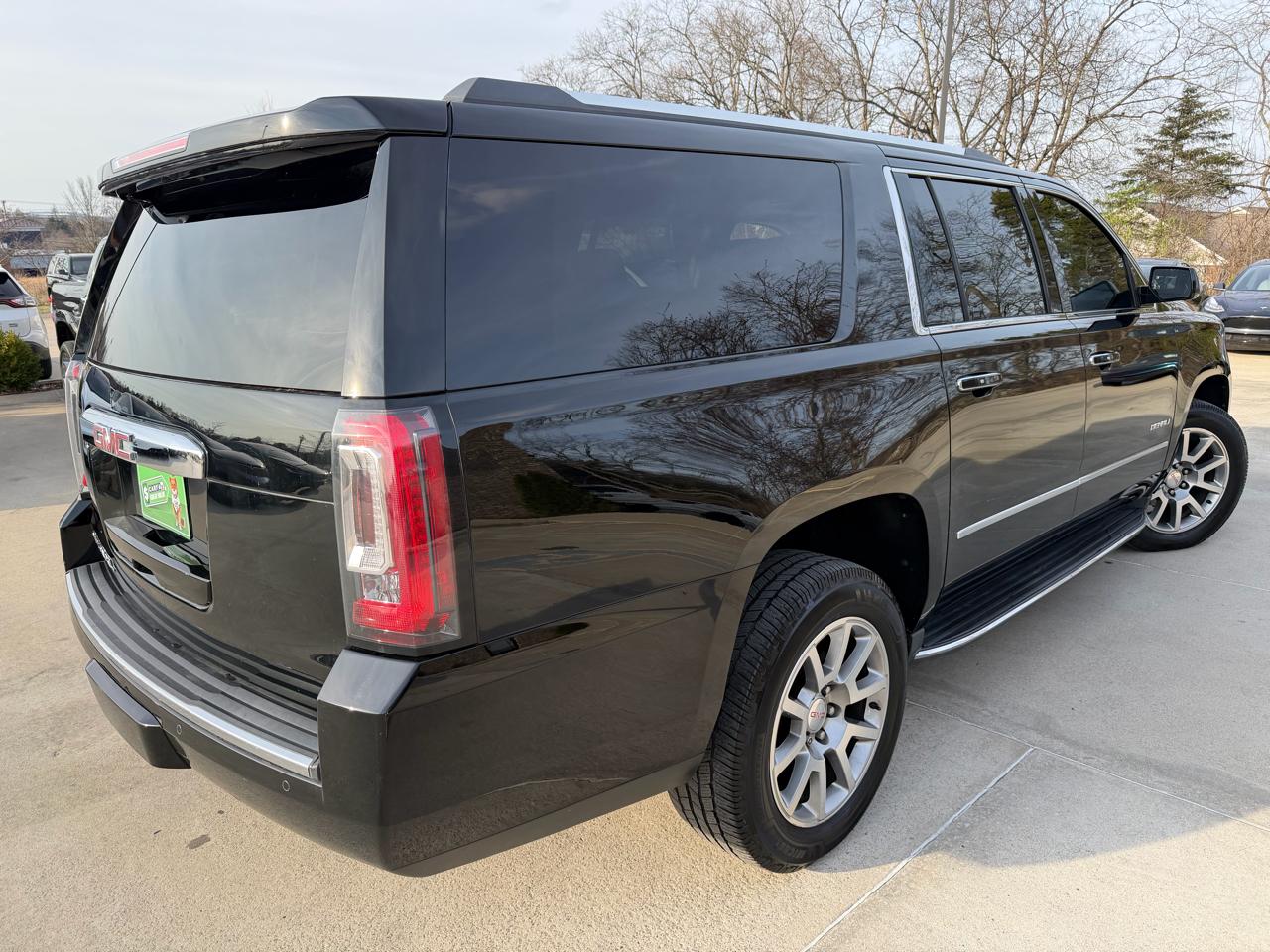 GMC Yukon XL 4WD 4dr Denali 2017