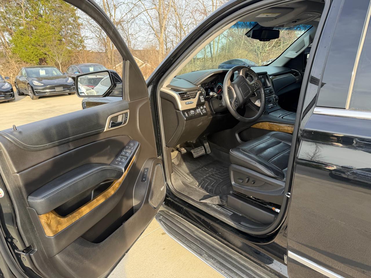 GMC Yukon XL 4WD 4dr Denali 2017