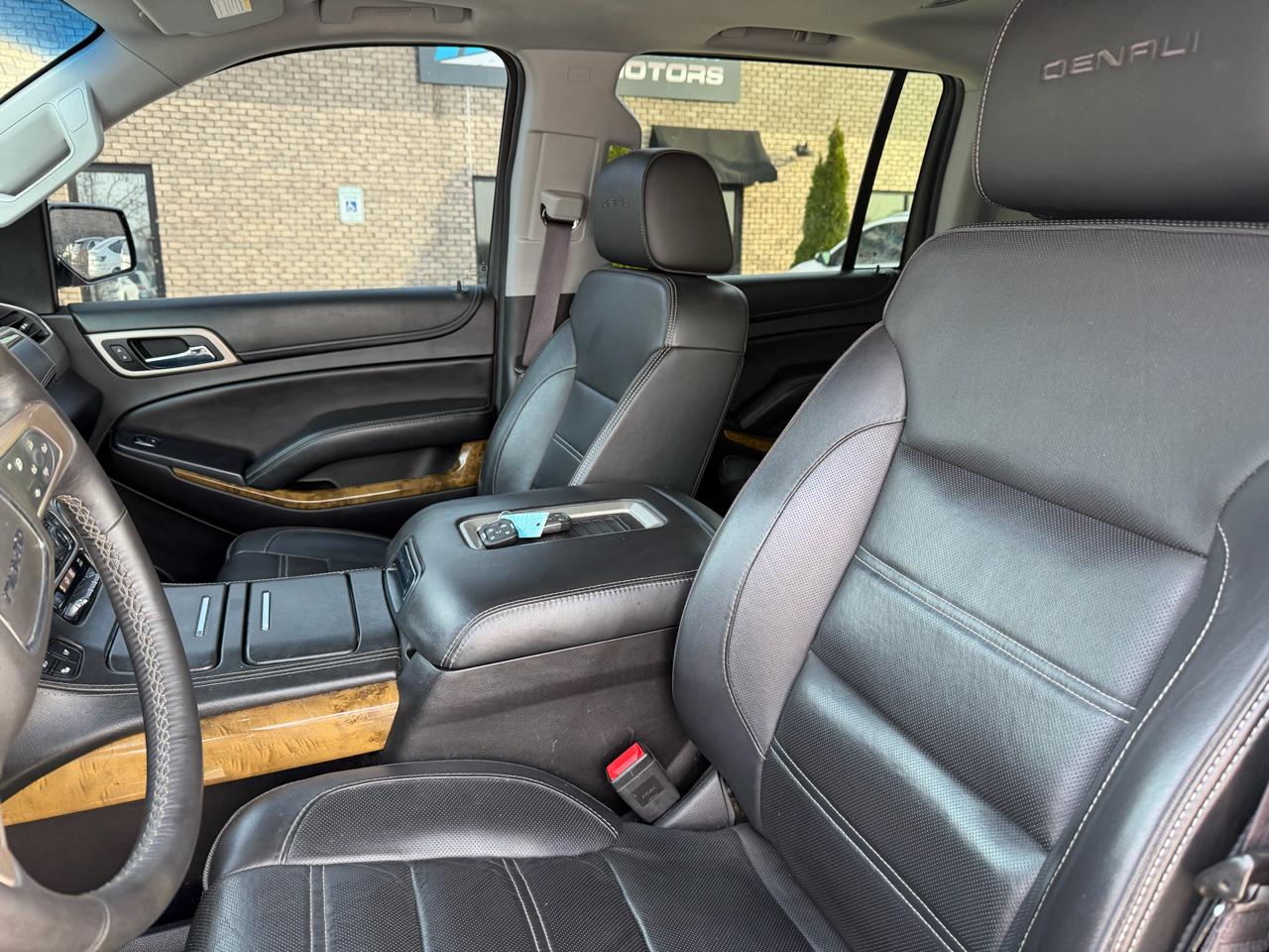 GMC Yukon XL 4WD 4dr Denali 2017