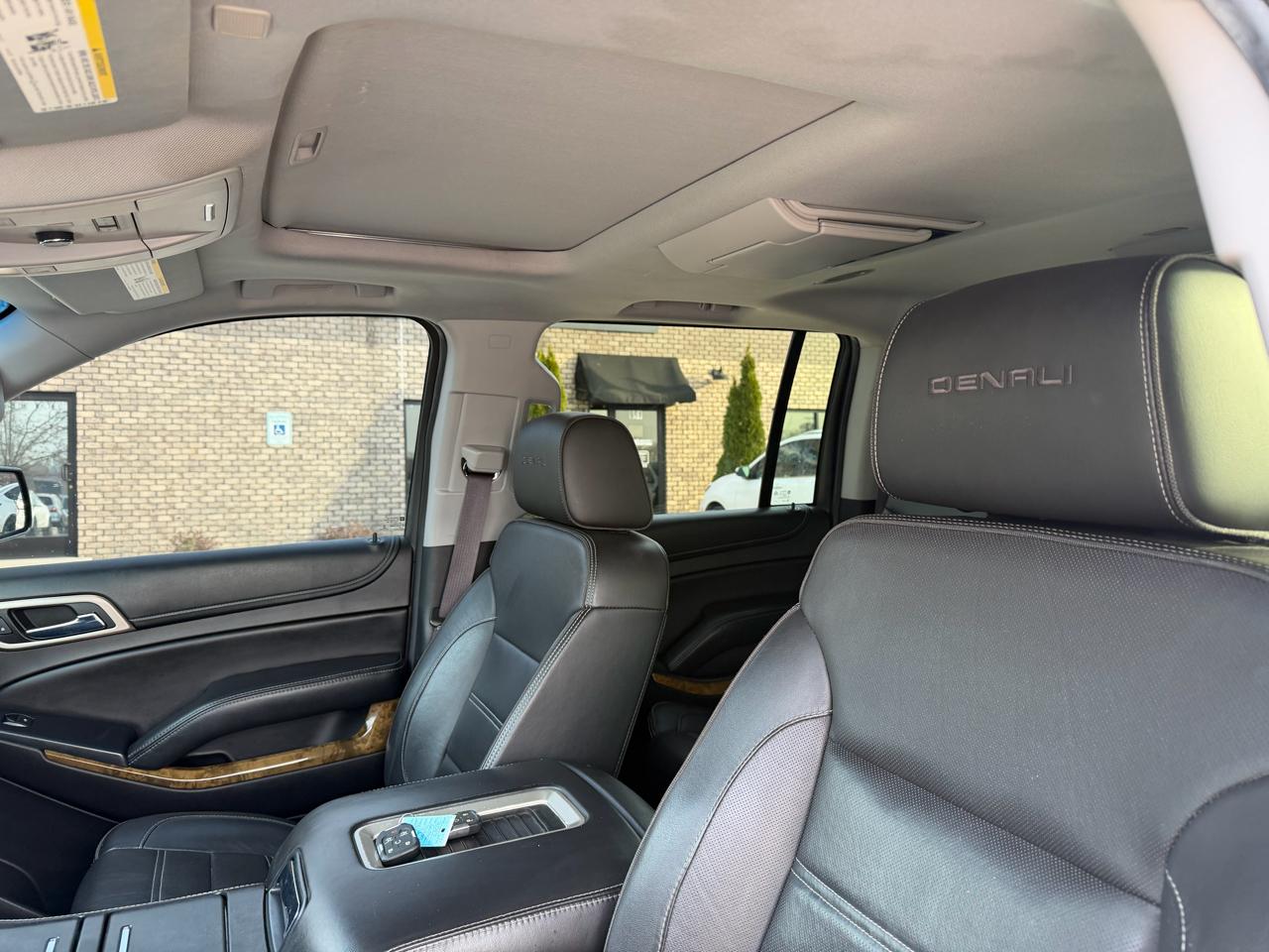 GMC Yukon XL 4WD 4dr Denali 2017