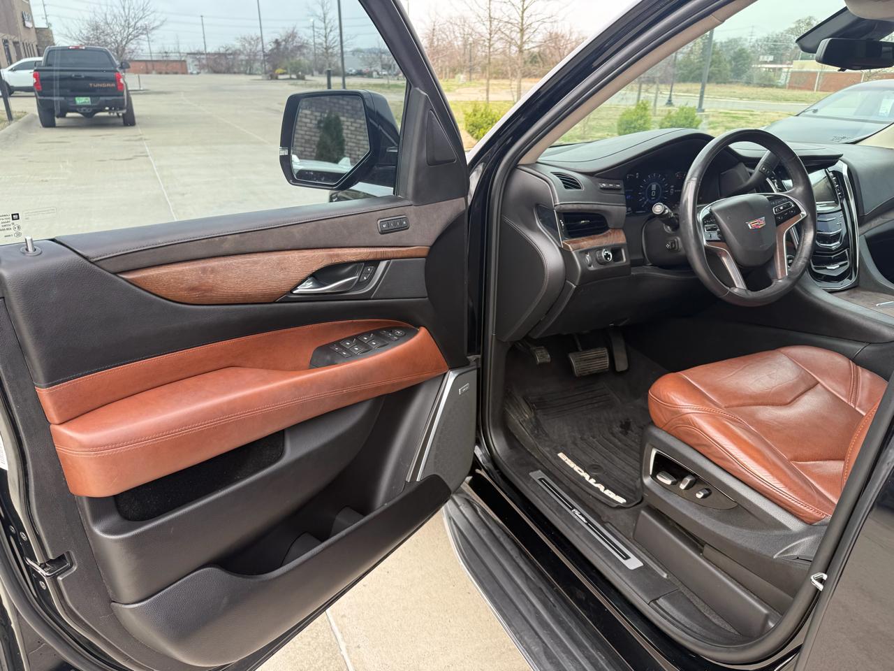 Cadillac Escalade 2WD 4dr Luxury 2018