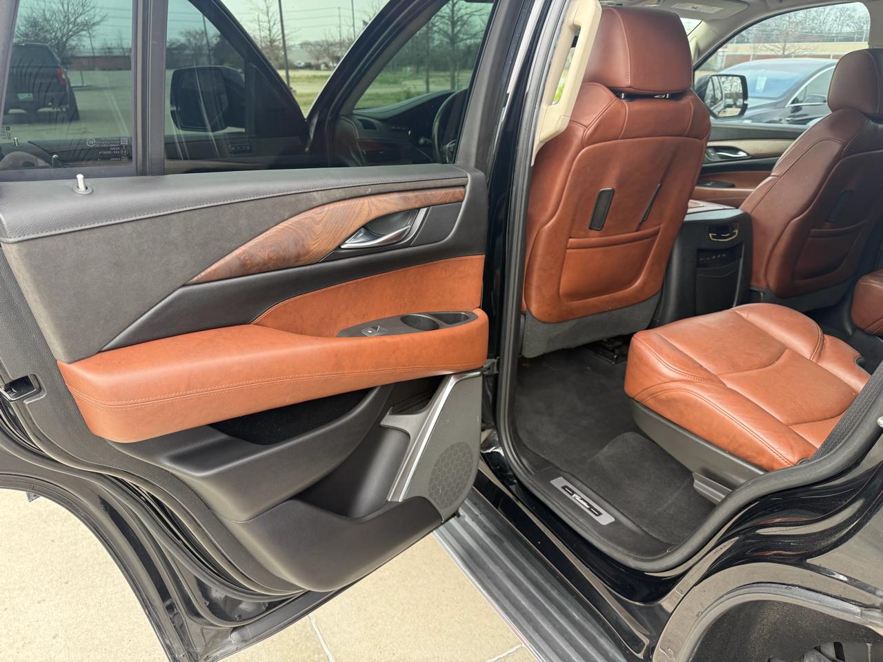 Cadillac Escalade 2WD 4dr Luxury 2018