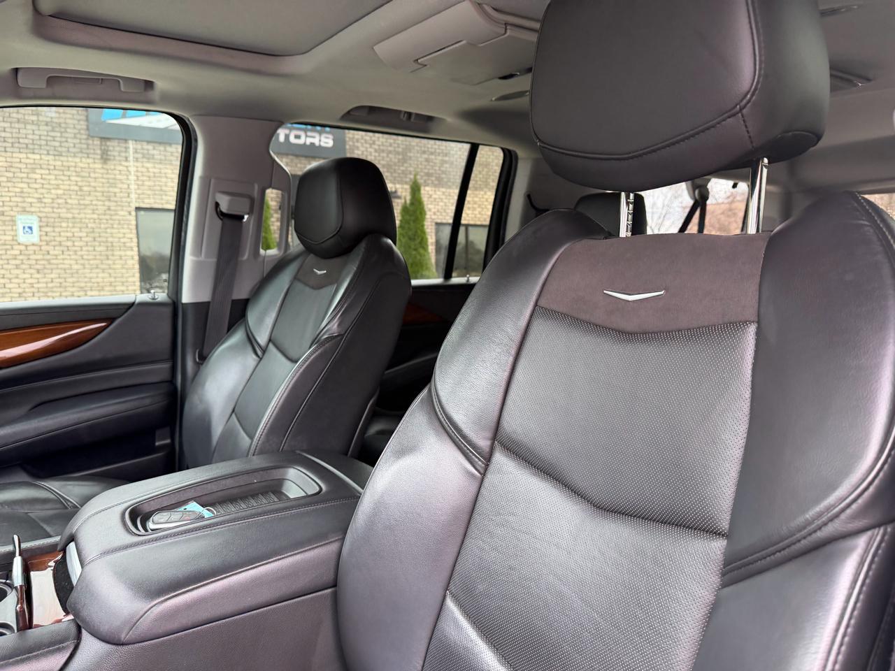 Cadillac Escalade ESV 2WD 4dr Luxury 2020