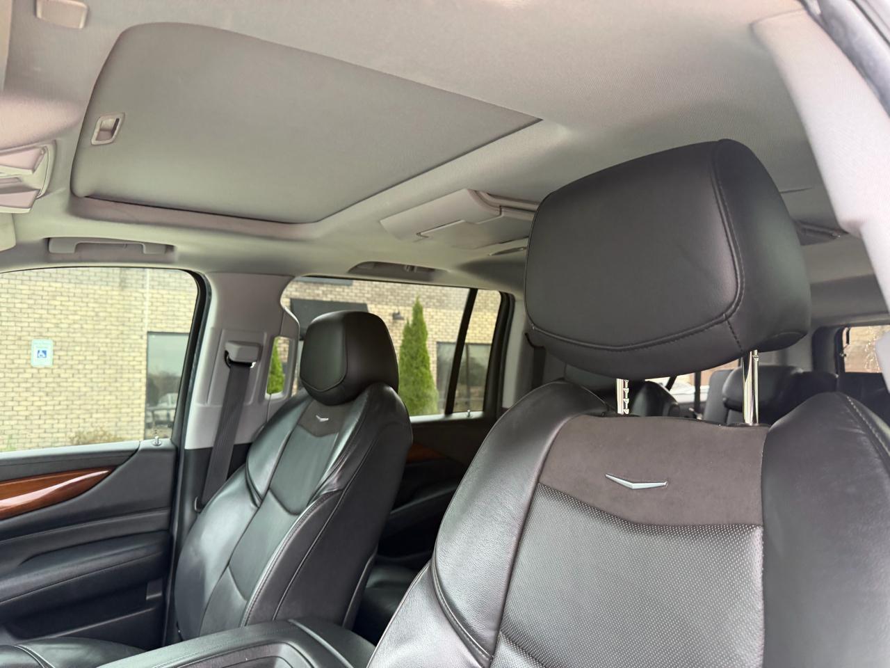 Cadillac Escalade ESV 2WD 4dr Luxury 2020