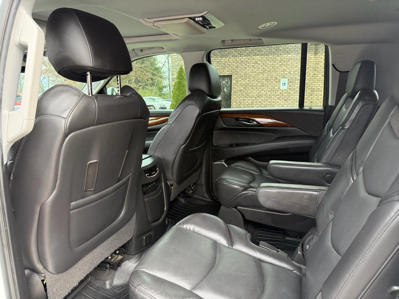 Cadillac Escalade ESV 2WD 4dr Luxury 2020