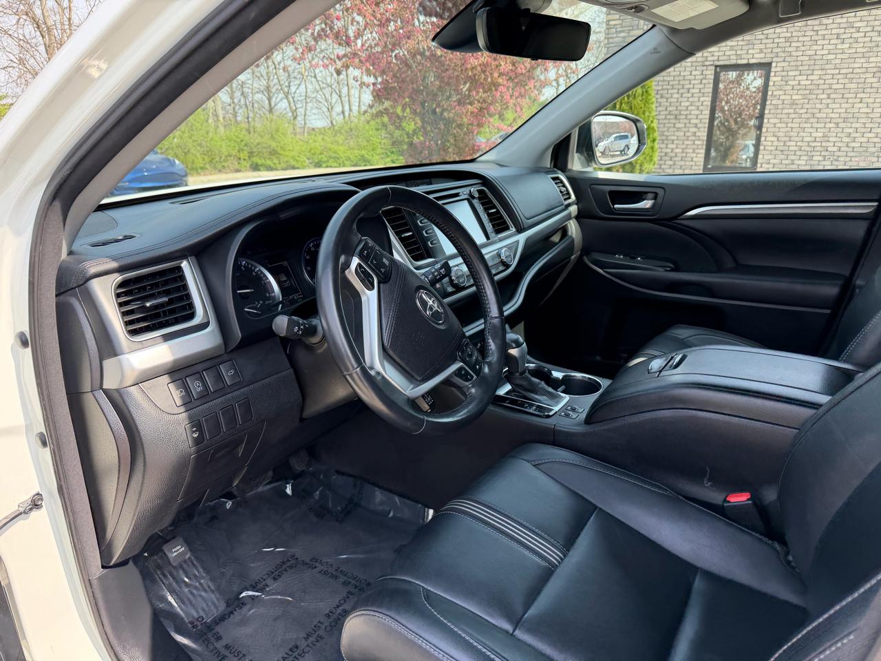 Toyota Highlander SE AWD V6 2017