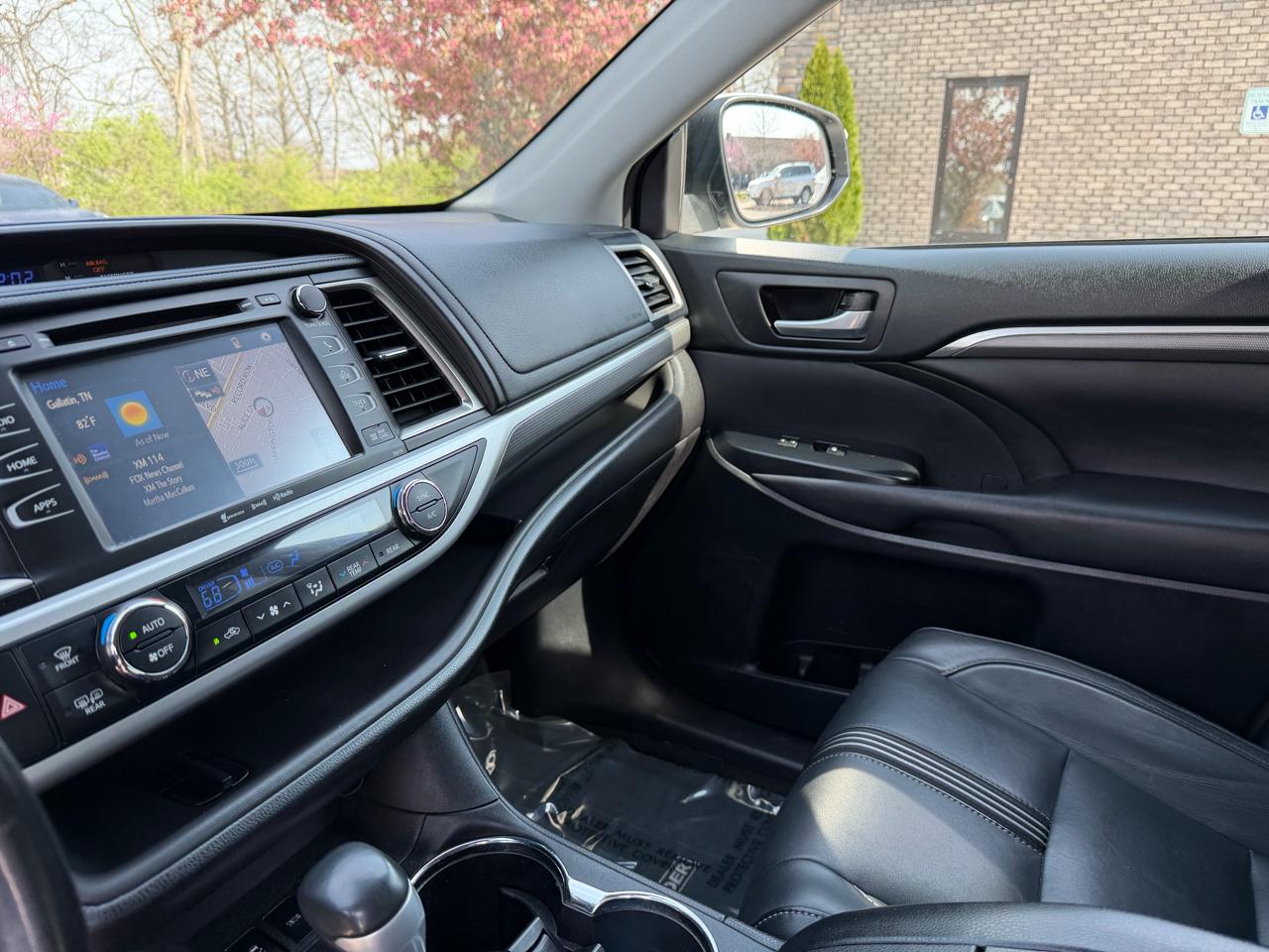 Toyota Highlander SE AWD V6 2017