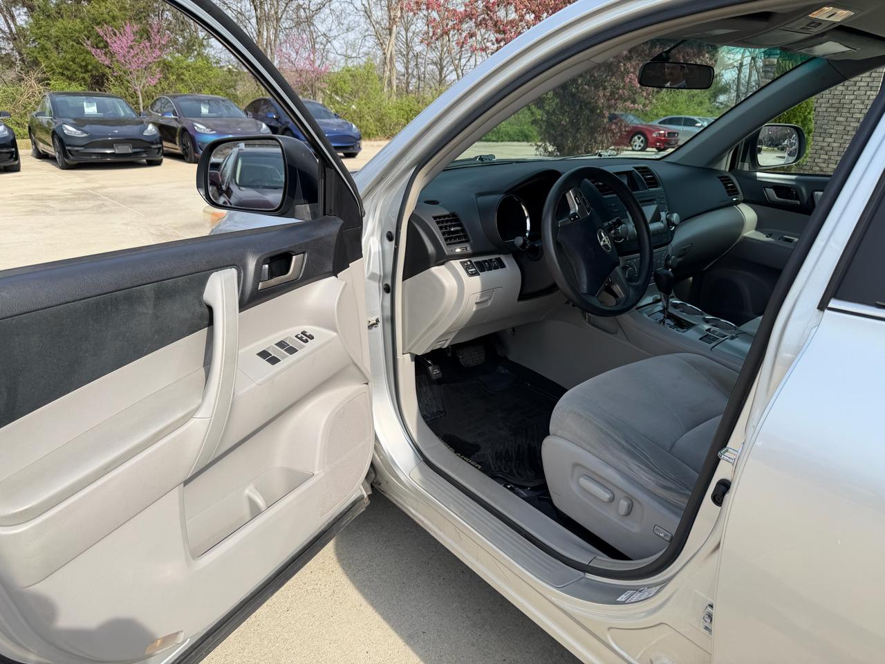 Toyota Highlander  2011