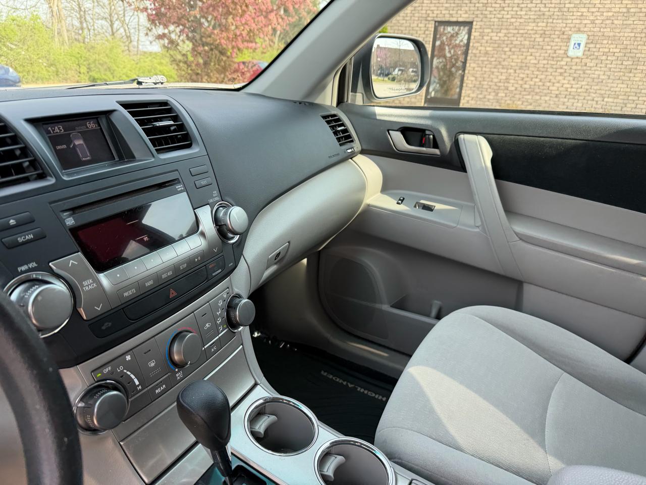 Toyota Highlander  2011