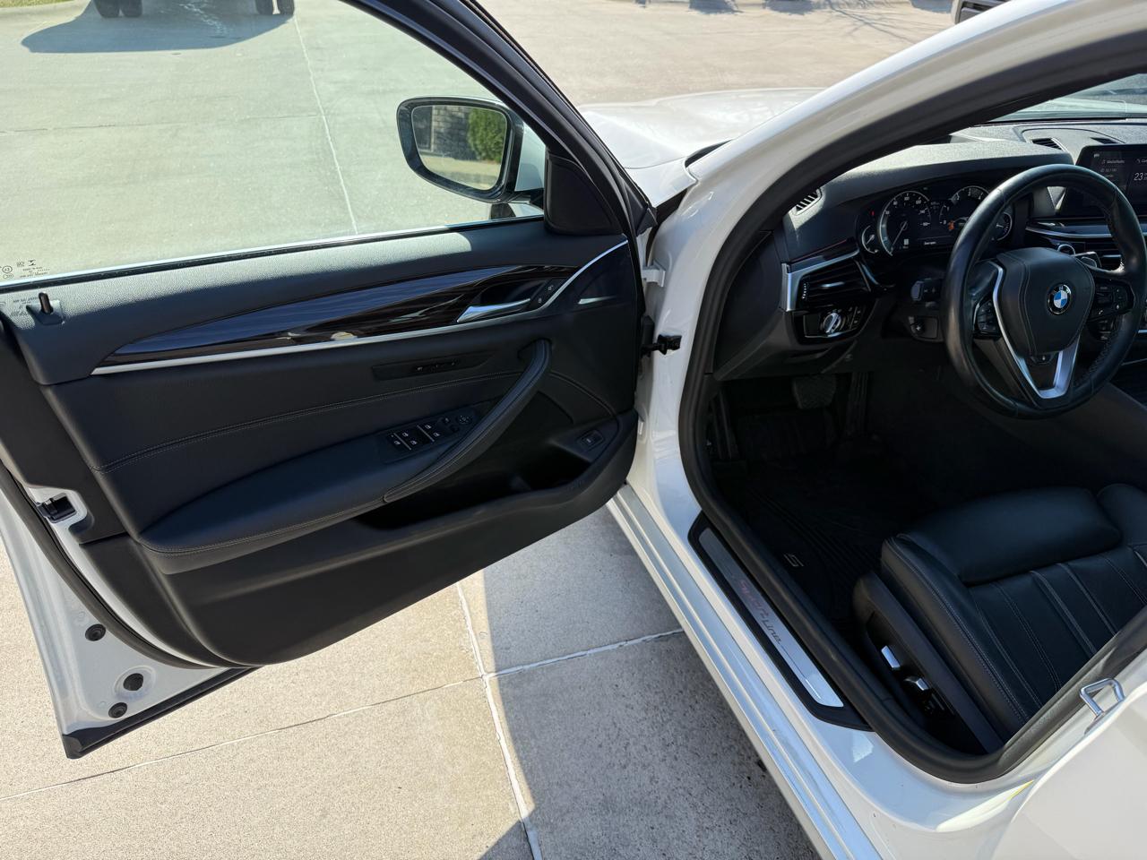 BMW 5 Series 540i Sedan 2019