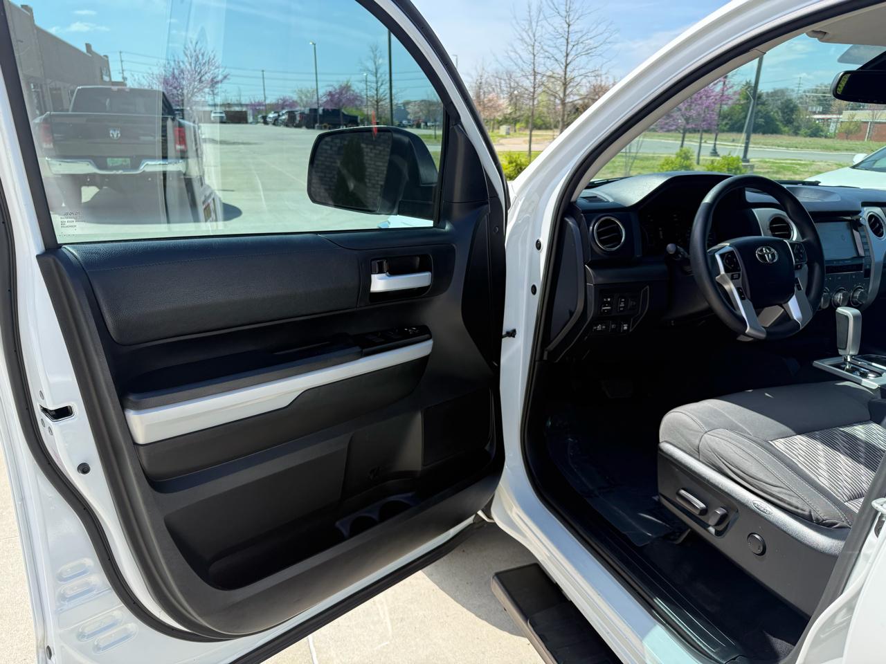 Toyota Tundra 2WD  2021