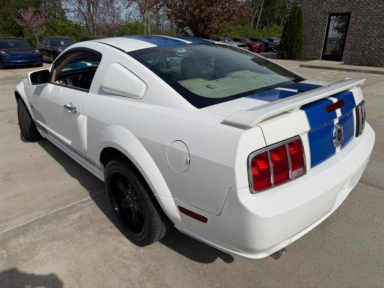 Ford Mustang 2dr Cpe GT Deluxe 2007