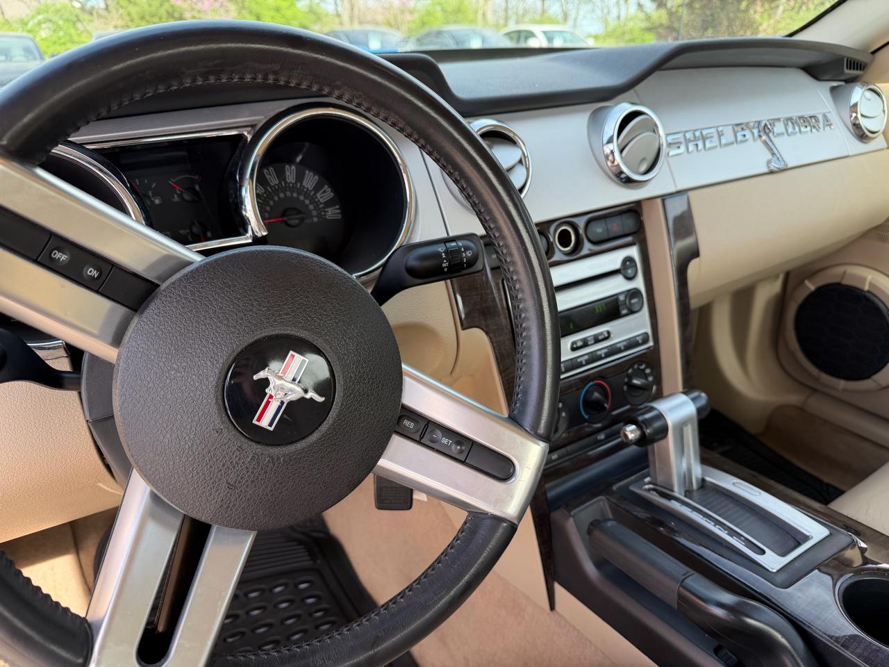 Ford Mustang 2dr Cpe GT Deluxe 2007