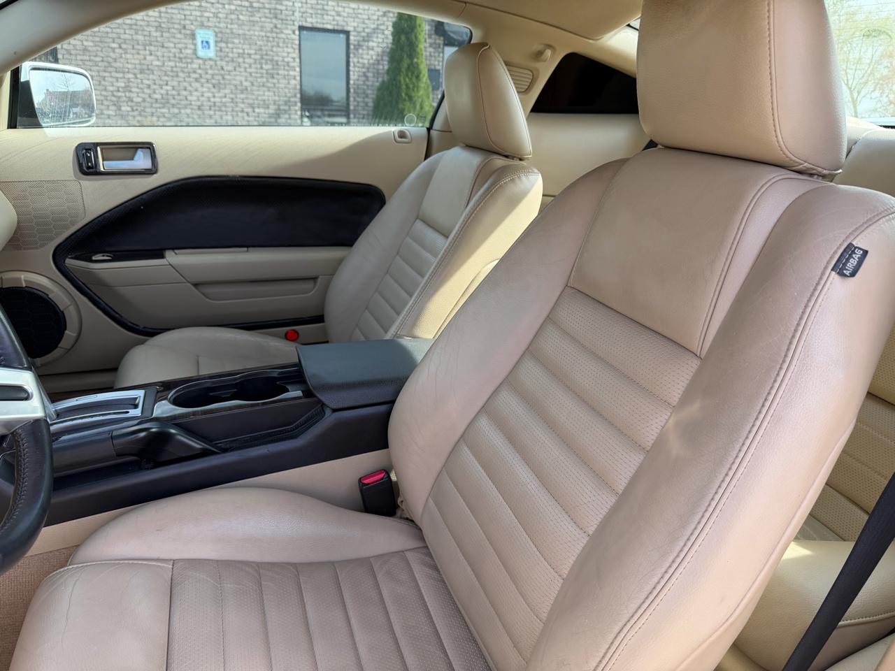 Ford Mustang 2dr Cpe GT Deluxe 2007