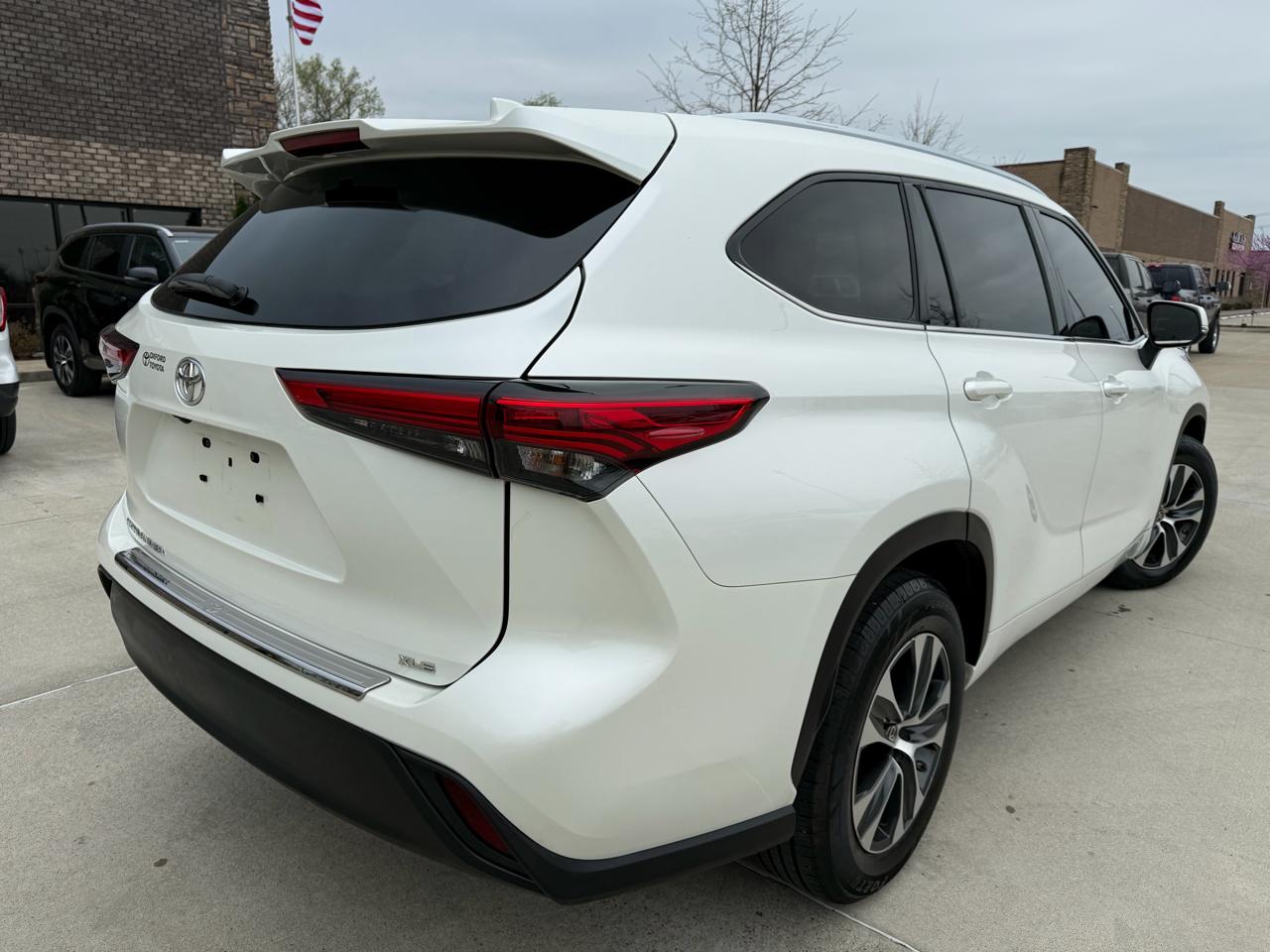 Toyota Highlander  2021