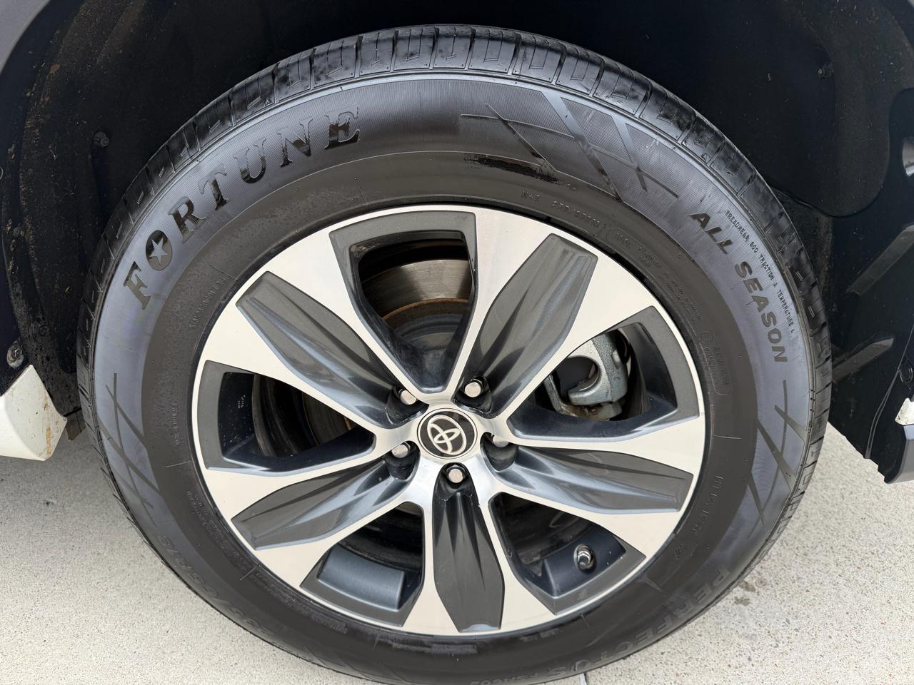 Toyota Highlander  2021