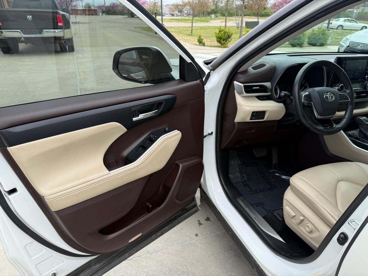 Toyota Highlander  2021