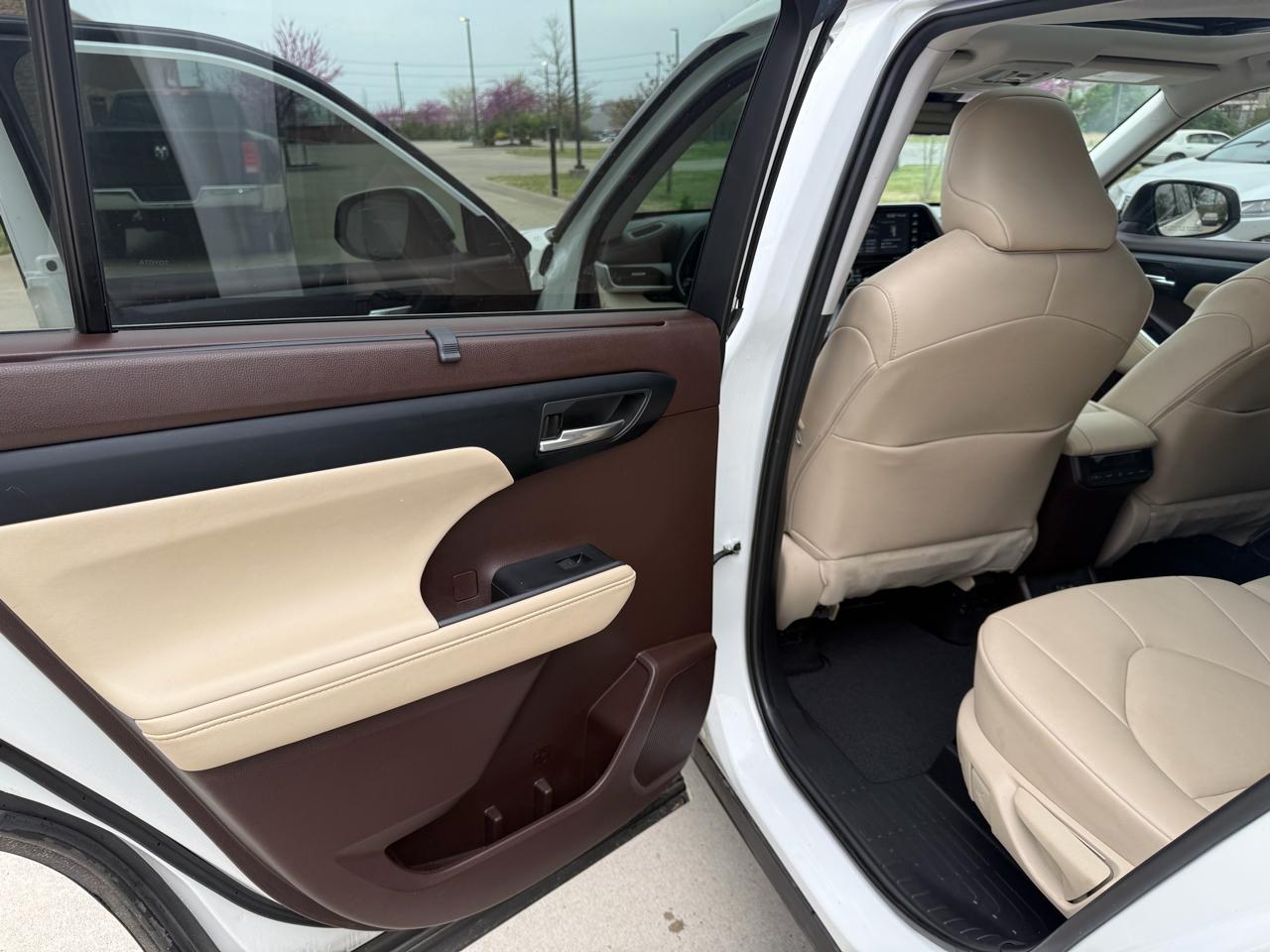 Toyota Highlander  2021