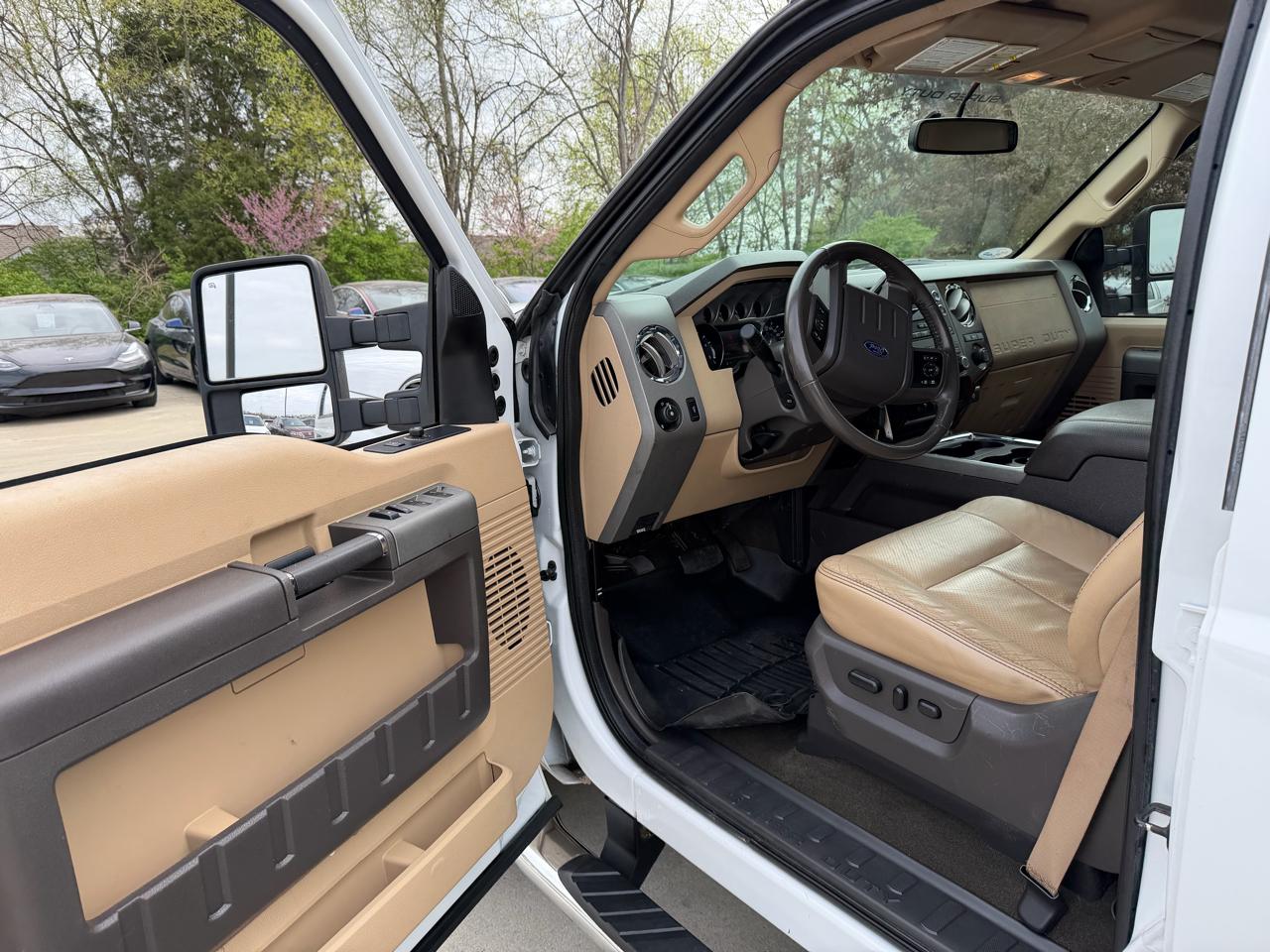 Ford Super Duty F-250 SRW 4WD Crew Cab 156" Lariat 2012