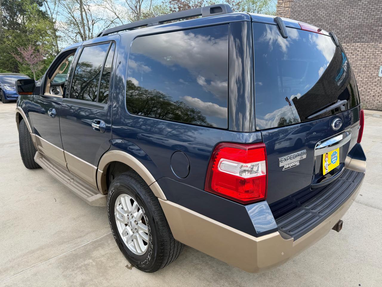 Ford Expedition 4WD 4dr XLT 2013