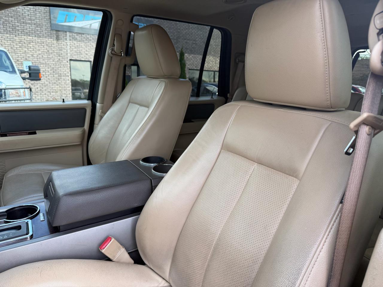 Ford Expedition 4WD 4dr XLT 2013