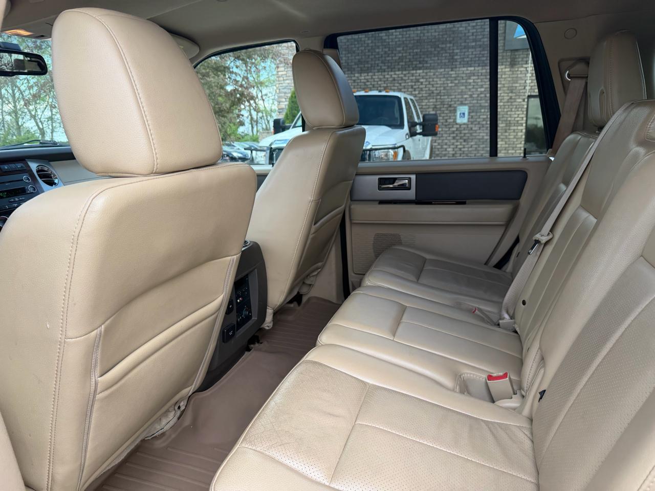 Ford Expedition 4WD 4dr XLT 2013