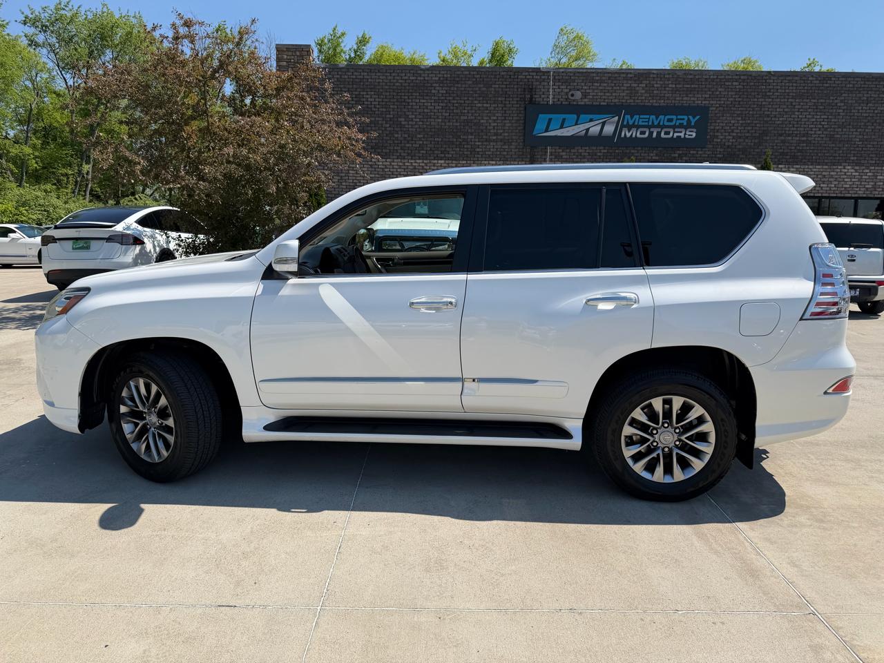 Lexus GX 460 4WD 4dr Luxury 2014