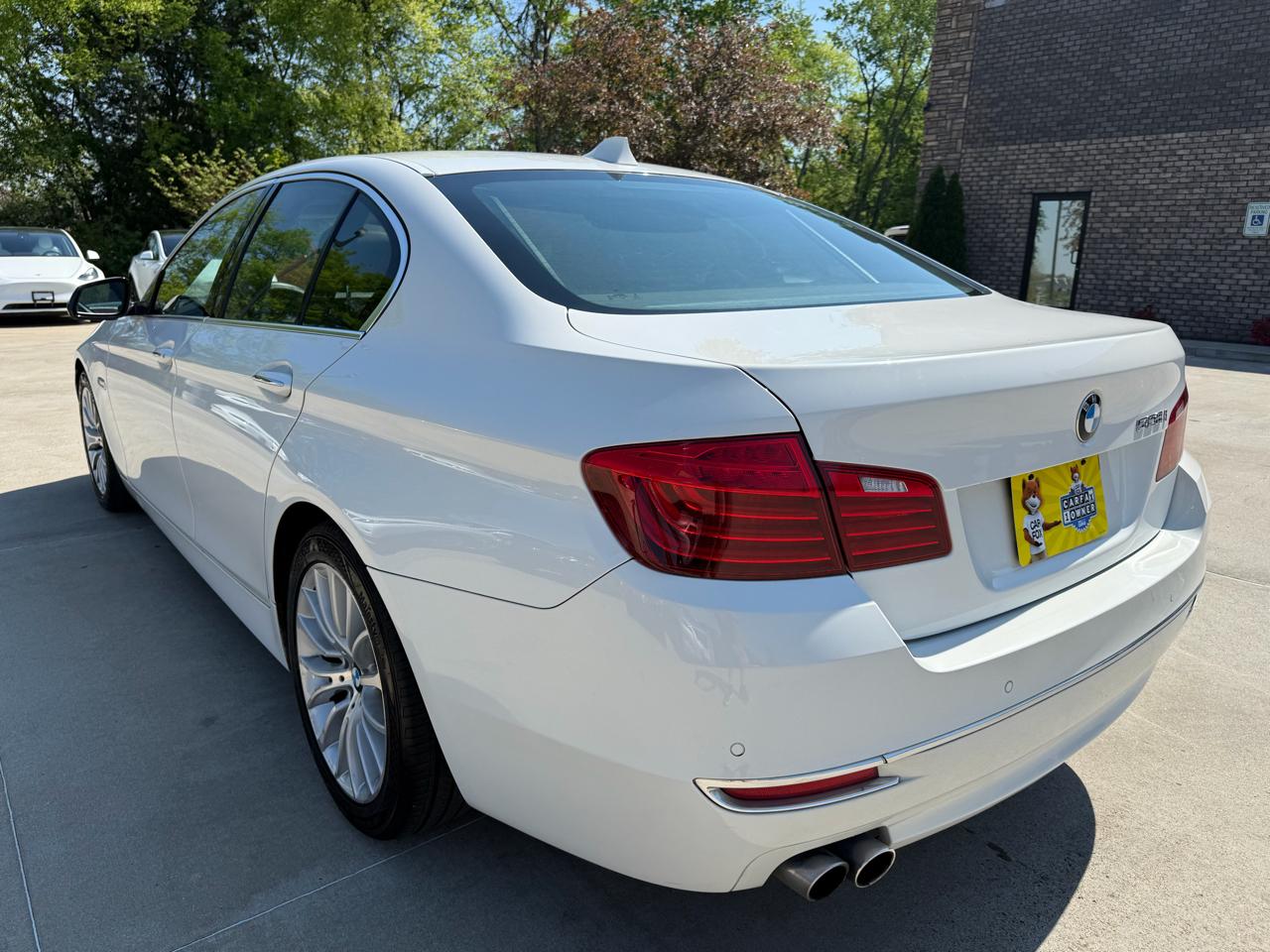 BMW 5 Series 4dr Sdn 528i RWD 2014