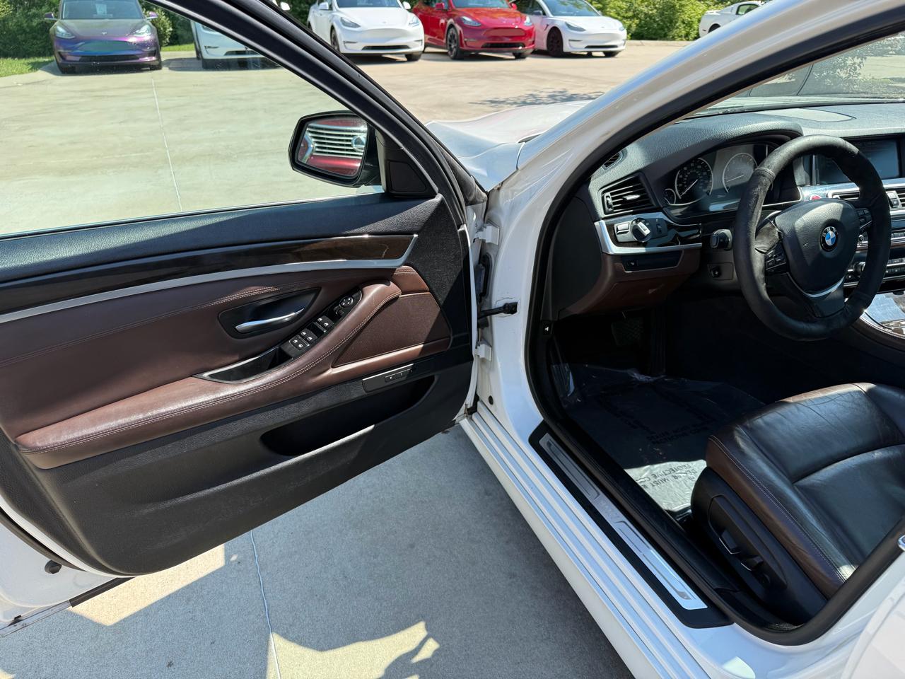 BMW 5 Series 4dr Sdn 528i RWD 2014