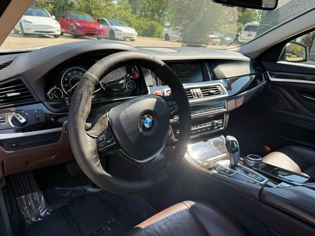 BMW 5 Series 4dr Sdn 528i RWD 2014