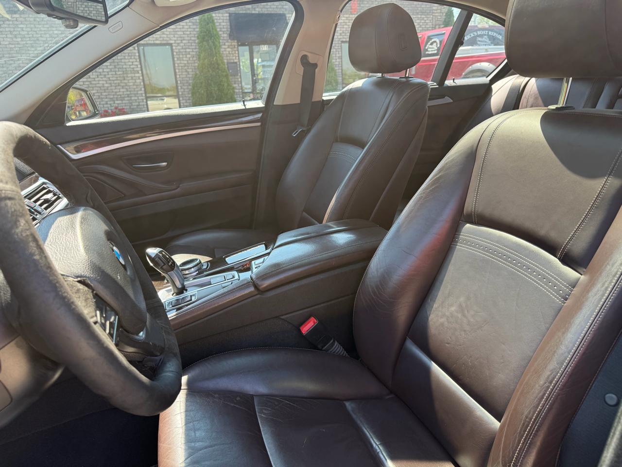 BMW 5 Series 4dr Sdn 528i RWD 2014