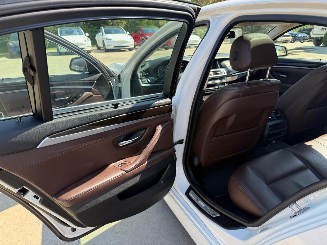 BMW 5 Series 4dr Sdn 528i RWD 2014