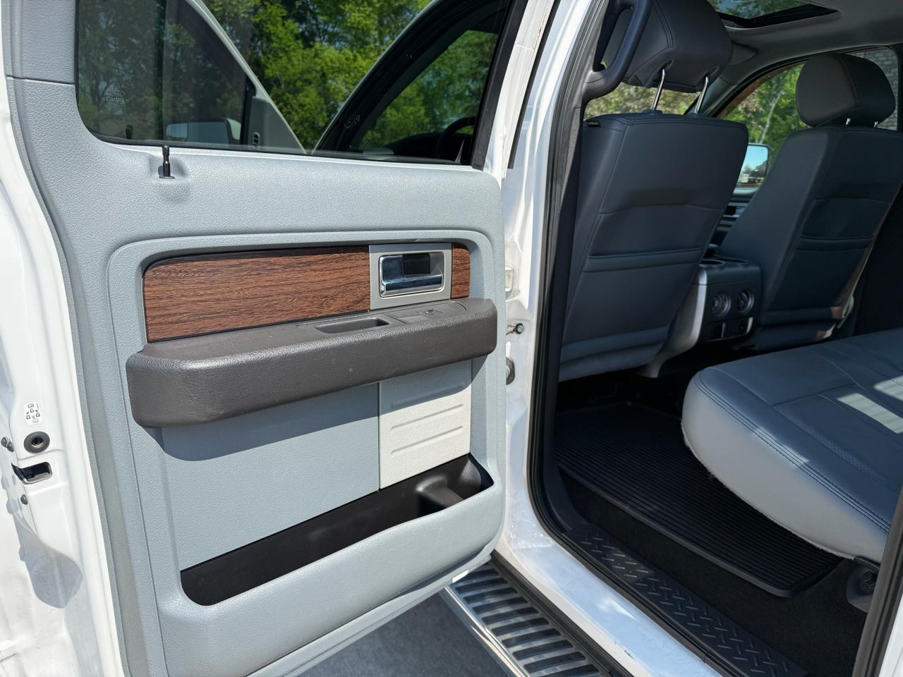 Ford F-150 2WD SuperCrew 145" Lariat 2014