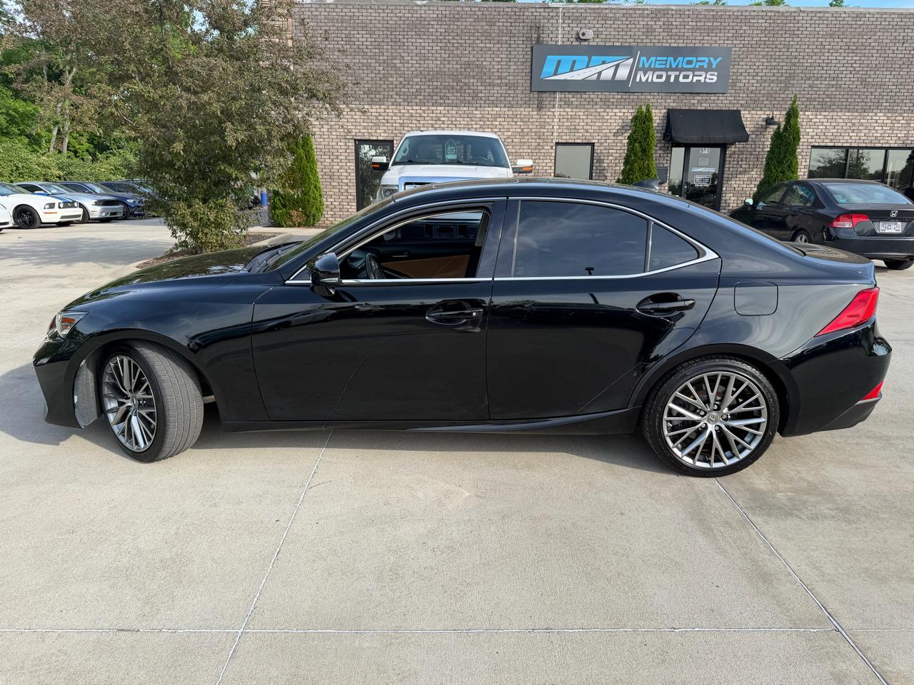 Lexus IS IS Turbo RWD 2017