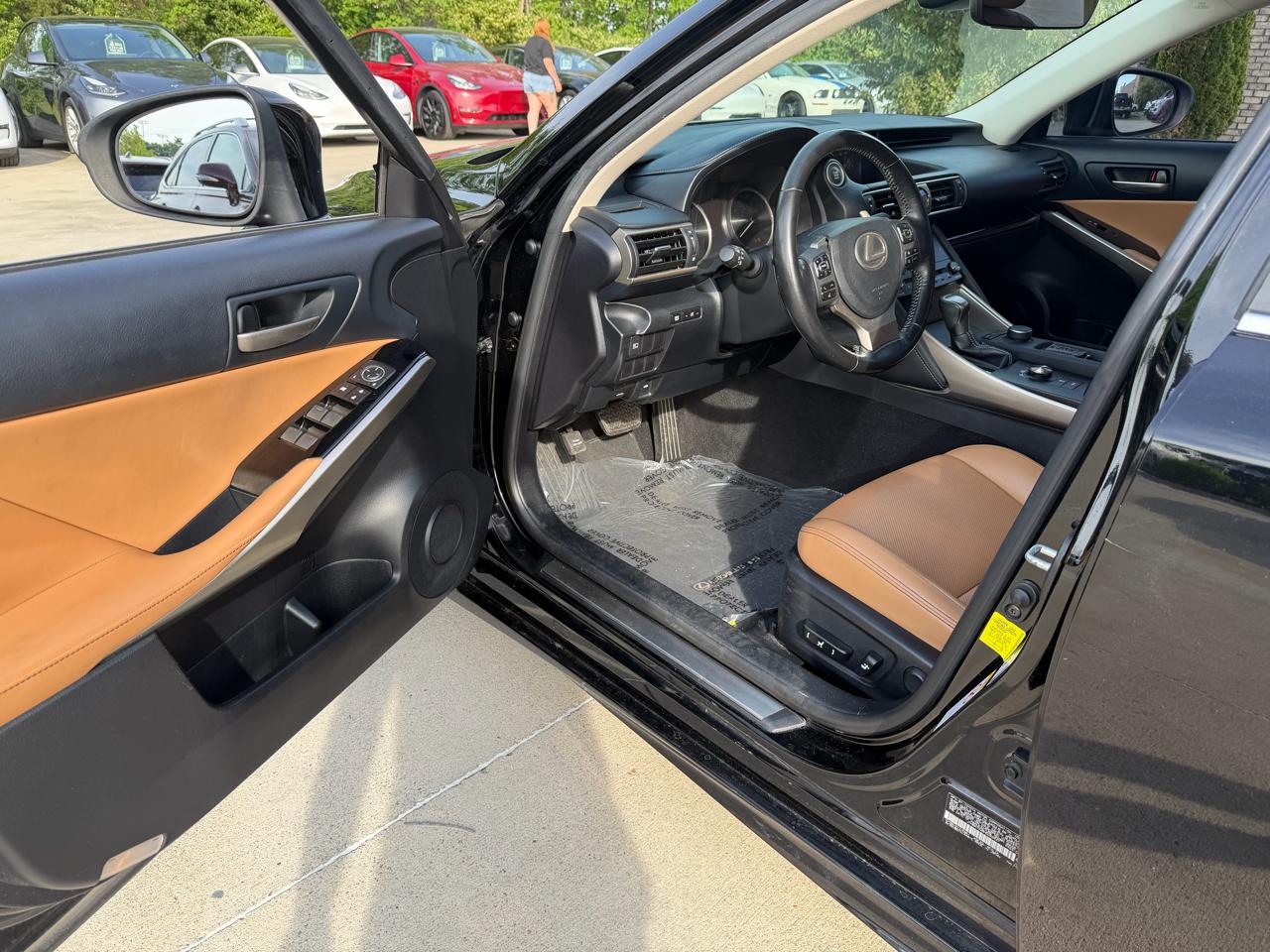 Lexus IS IS Turbo RWD 2017