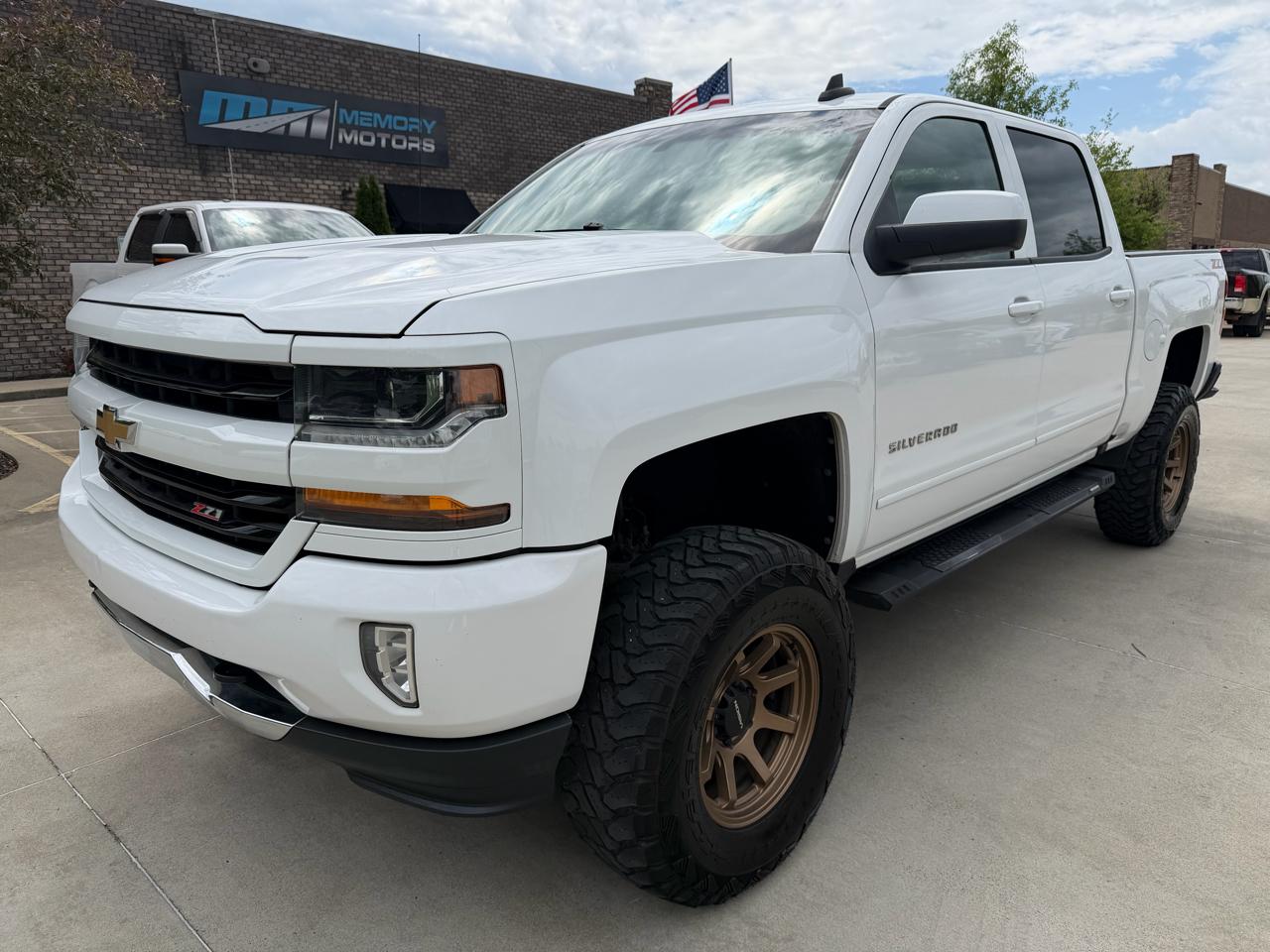 Chevrolet Silverado 1500 4WD Crew Cab 143.5" LT w/2LT 2018
