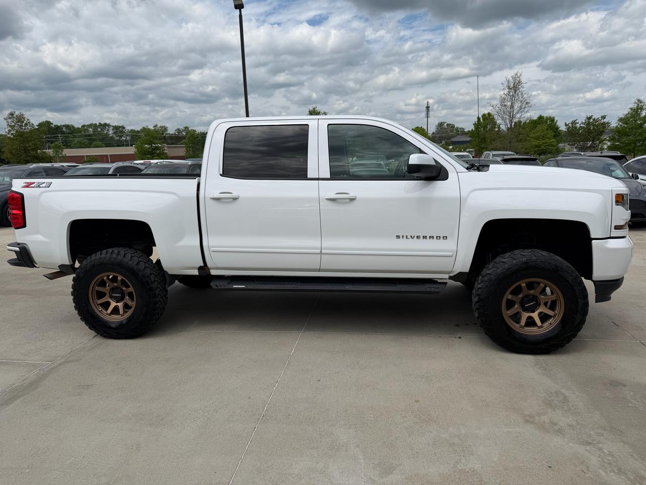 Chevrolet Silverado 1500 4WD Crew Cab 143.5" LT w/2LT 2018