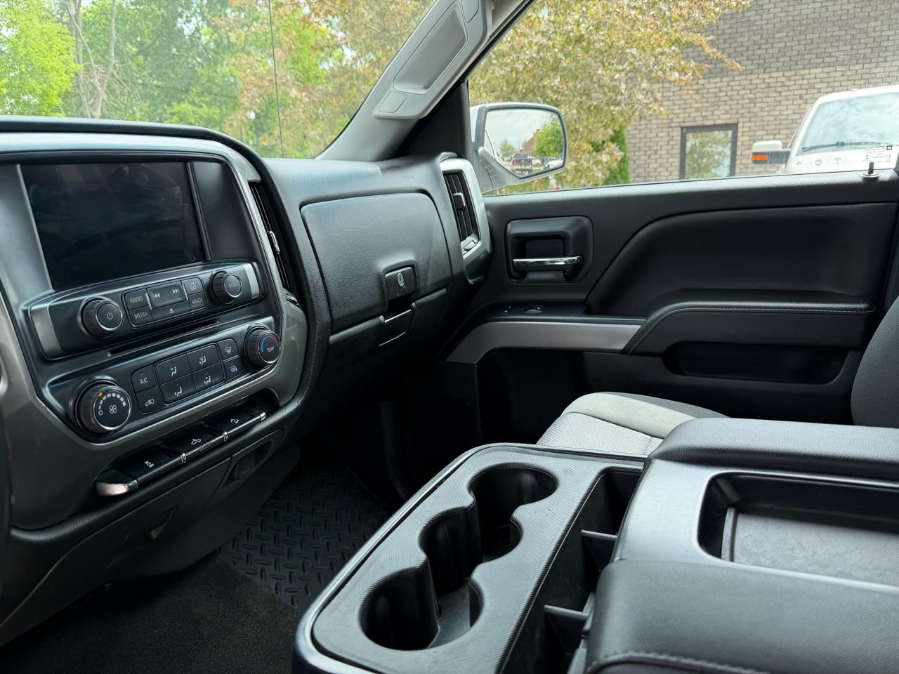 Chevrolet Silverado 1500 4WD Crew Cab 143.5" LT w/2LT 2018
