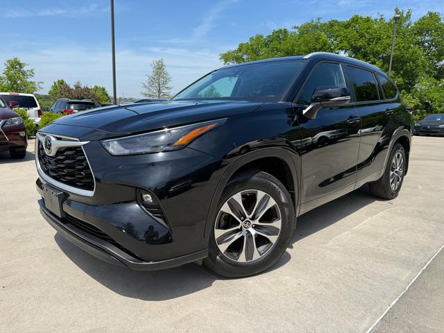 Black 2024 Toyota Highlander XLE AWD SUV / Crossover All-Wheel Drive Automatic