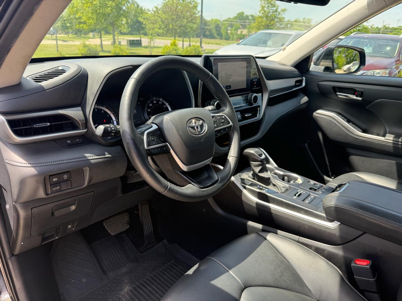 Toyota Highlander XLE 4D SUV AWD 2024