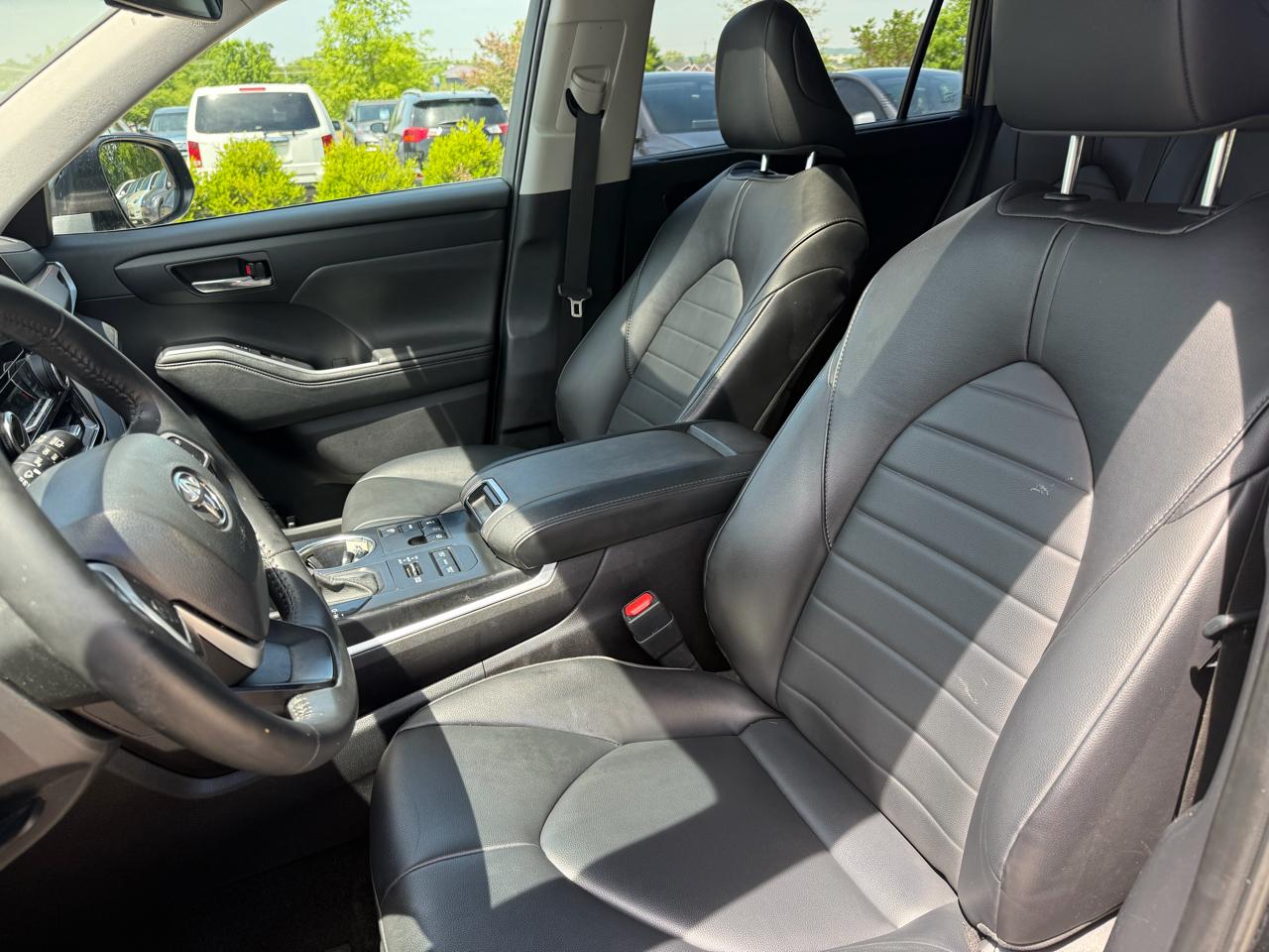 Toyota Highlander XLE 4D SUV AWD 2024