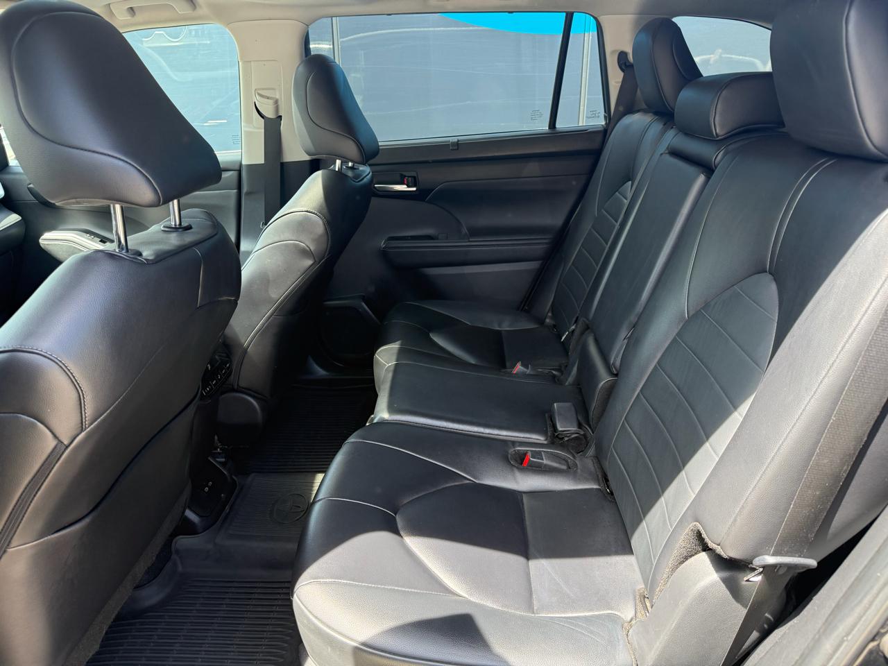 Toyota Highlander XLE 4D SUV AWD 2024