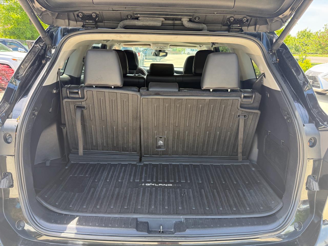 Toyota Highlander XLE 4D SUV AWD 2024