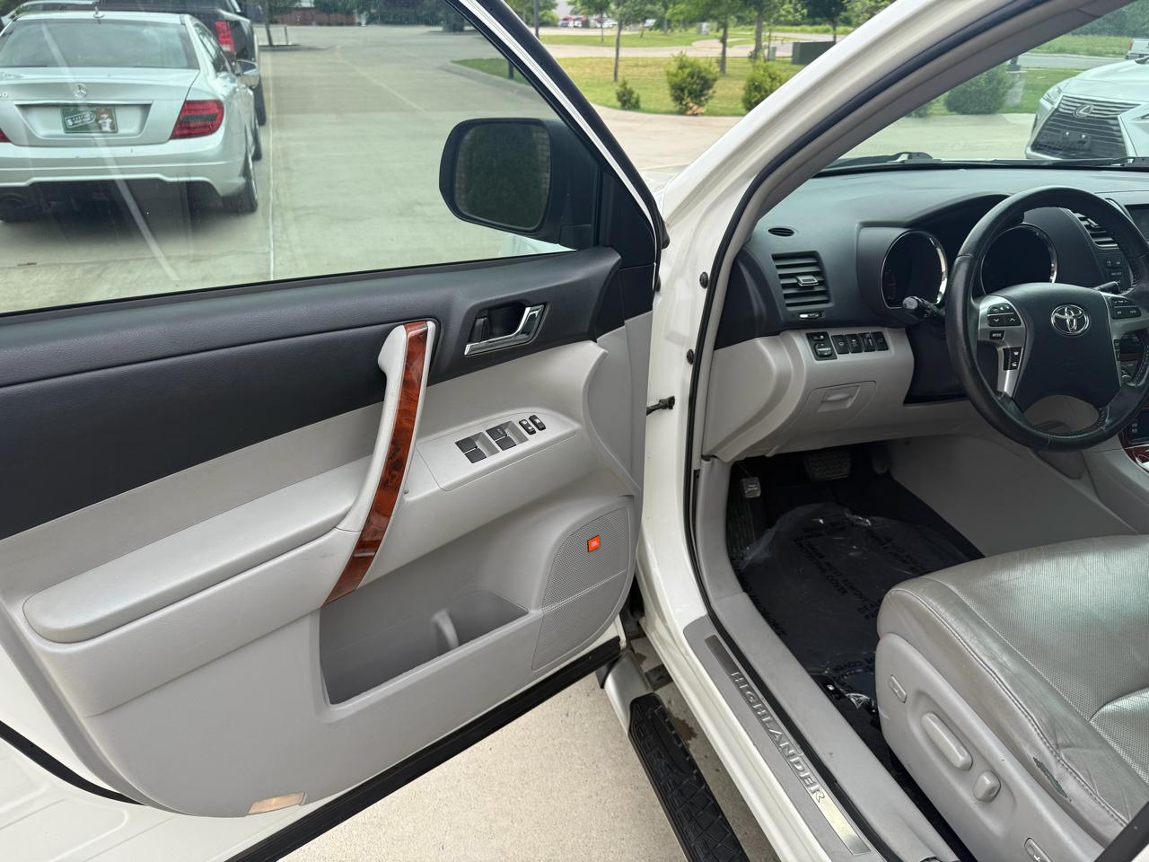 Toyota Highlander  2012