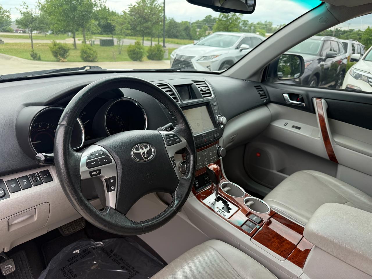 Toyota Highlander  2012