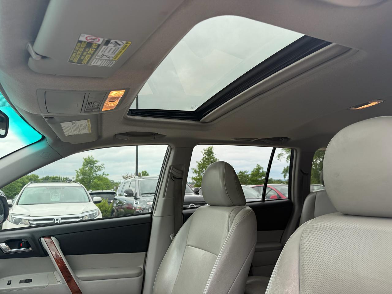 Toyota Highlander  2012