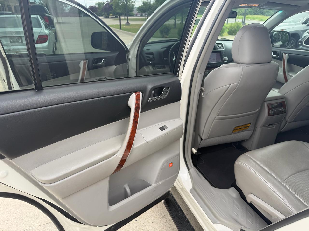 Toyota Highlander  2012