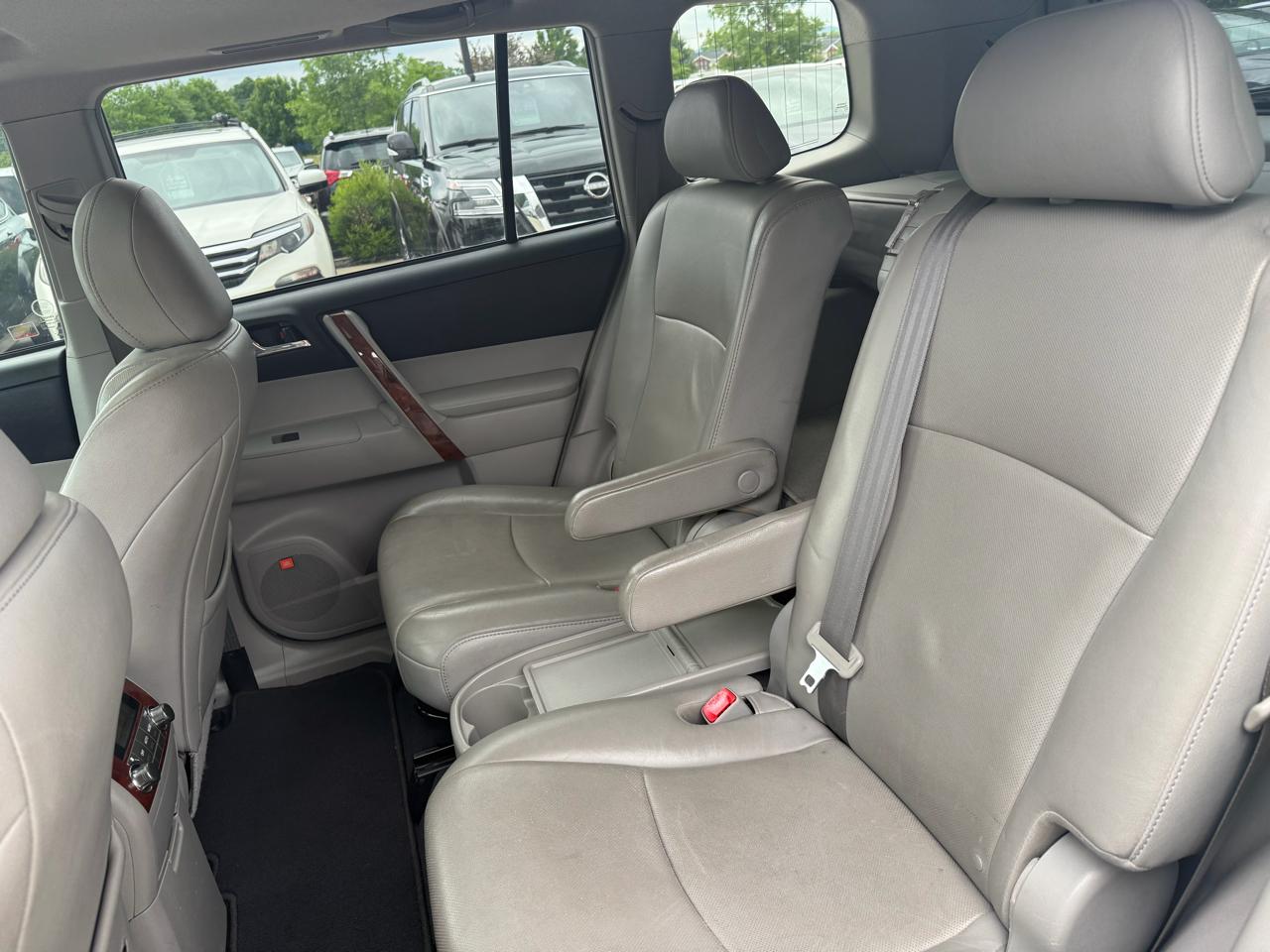 Toyota Highlander  2012